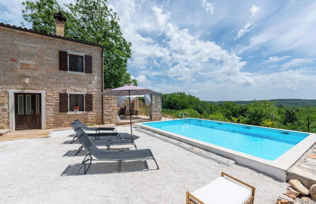 Holiday House with Pool Villa Ladybug - Foto 1