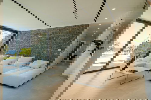 Foto 25 - Aethra Grand- Luxury 5-bed Villa 850m From Beach