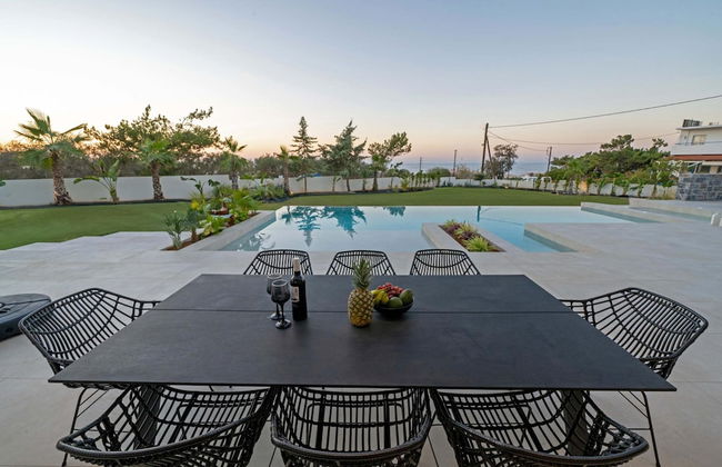 Aethra Grand- Luxury 5-bed Villa 850m From Beach - Photo 7