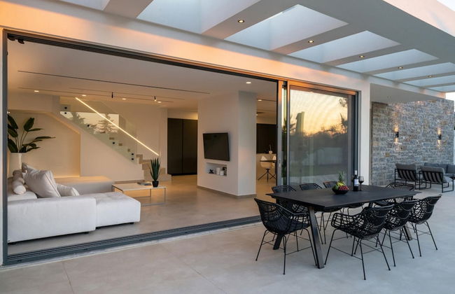 Aethra Grand- Luxury 5-bed Villa 850m From Beach - Photo 2