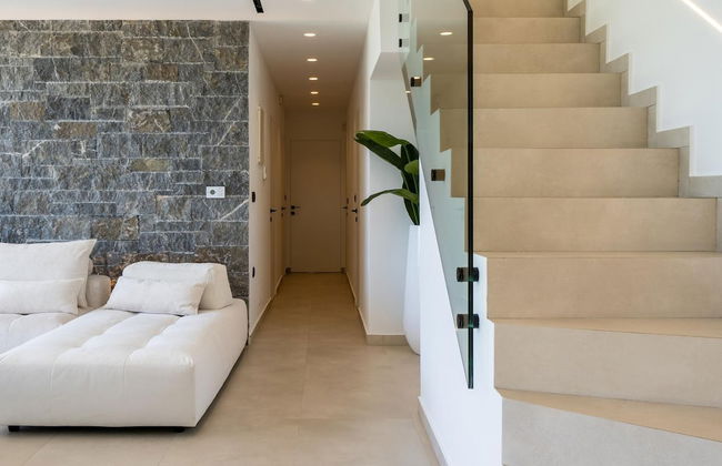 Aethra Grand- Luxury 5-bed Villa 850m From Beach - Photo 36