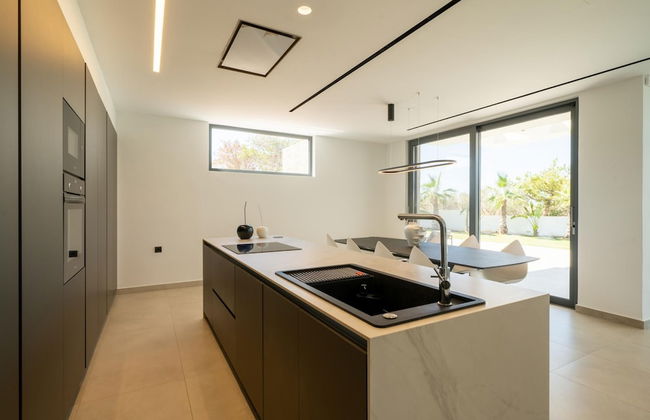 Aethra Grand- Luxury 5-bed Villa 850m From Beach - Photo 35