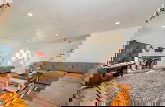 Foto 2 - Serene Retreat With Modern Comforts in San Gabriel