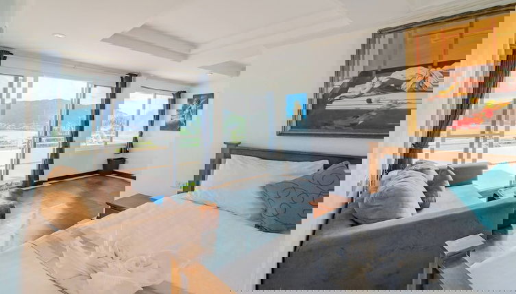 Foto 1 - Luxurious 5-bedroom Pool Villa in Heart of Patong, Phuket