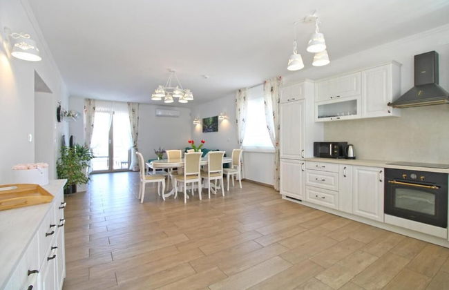 Elegant Villa With Private Pool in Bale - Foto 16