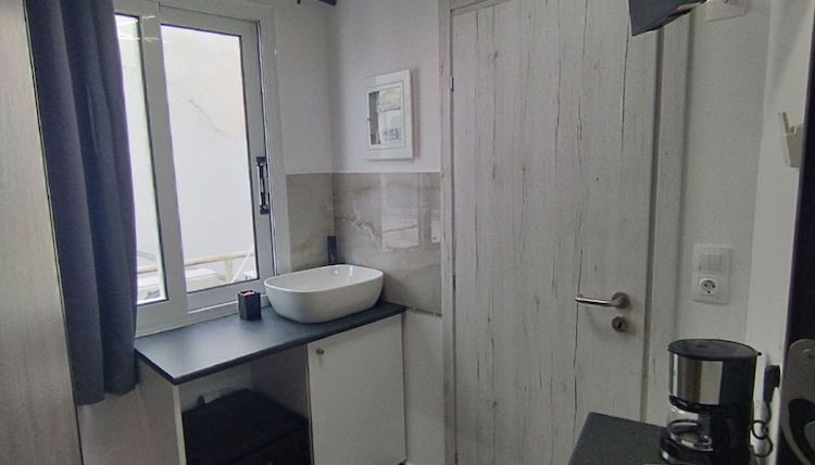 Foto 1 - Athina Central Apartment