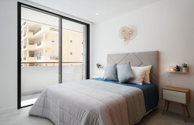 Lagos Deluxe 1 With Pool by Homing - Photo 3