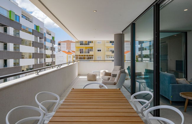 Lagos Deluxe 1 With Pool by Homing - Photo 18