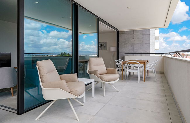 Lagos Deluxe 1 With Pool by Homing - Photo 15