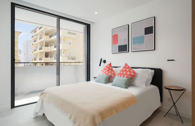 Lagos Deluxe 1 With Pool by Homing - Photo 5