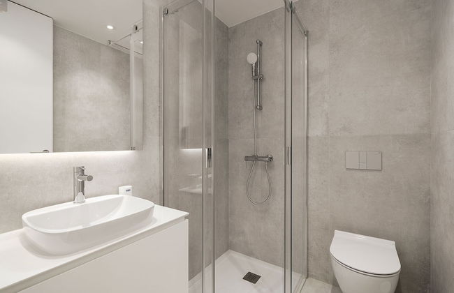 Lagos Deluxe 1 With Pool by Homing - Photo 21