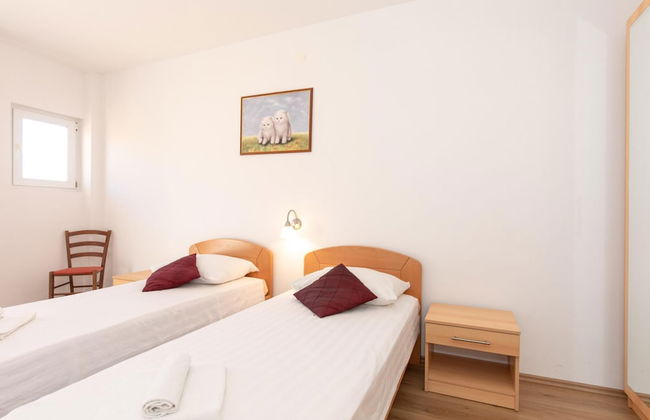Scenic Elegant Apartments Krk With Balcony and Pool - Foto 10