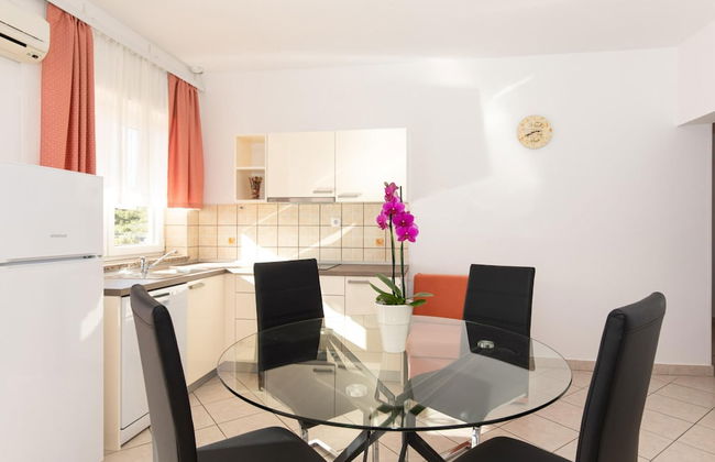 Scenic Elegant Apartments Krk With Balcony and Pool - Foto 18