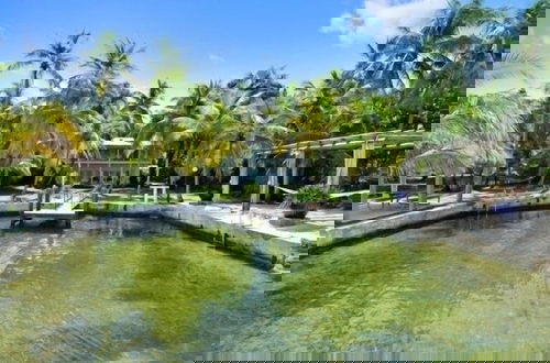 Foto 11 - Gated Estate Duplex On The Bay With Dockage 2 Bedroom Apts by RedAwning
