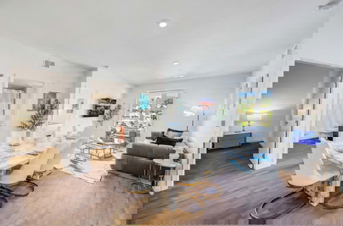 Foto 12 - Luxury 3BR Hollywood Sign View by Oneluxstay