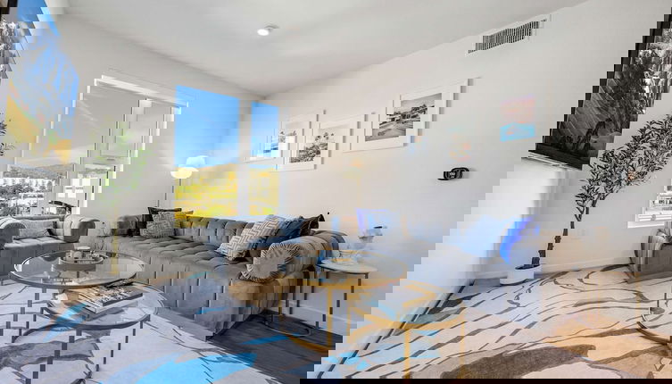 Foto 1 - Luxury 3BR Hollywood Sign View by Oneluxstay