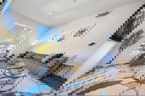 Foto 1 - Luxury 3BR Hollywood Sign View by Oneluxstay
