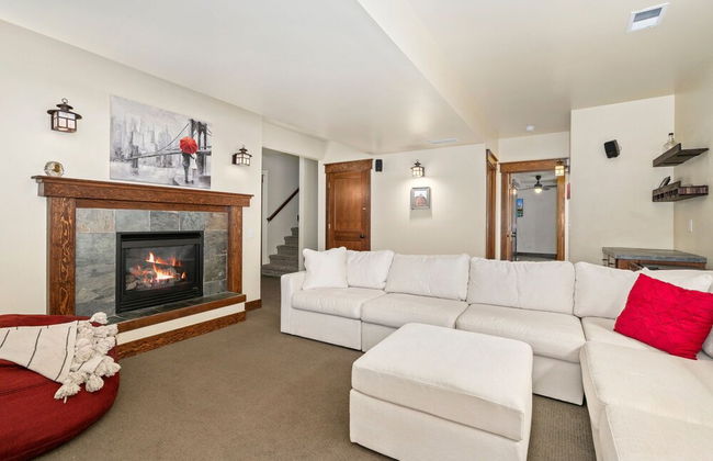 The Fireside Retreat 6 BD, Sauna, Home Theater - Photo 20