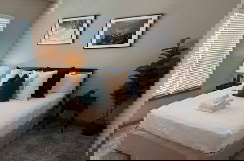Foto 2 - Ebony Ivory Midtown King Bed