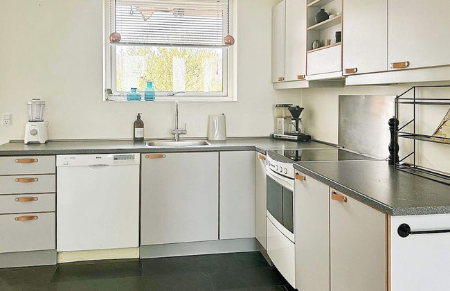 6 Person Holiday Home in Stroby - Foto 5