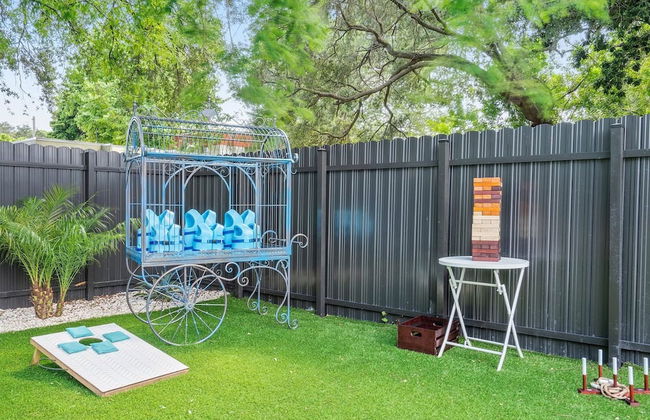 Fresh Modern With Pool Oasis - Photo 21