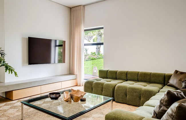 Mountain View Holiday Villa w Garden and Pool Iliwa - Photo 9