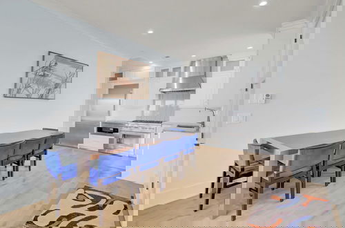 Foto 15 - 7 Beachwood East by Avantstay Steps to the Beach Ocean Views, Hot Tub, 7bdr