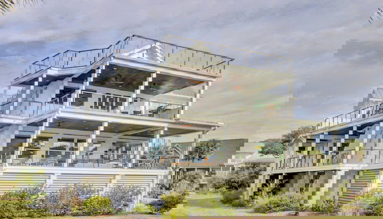 Foto 1 - 7 Beachwood East by Avantstay Steps to the Beach Ocean Views, Hot Tub, 7bdr