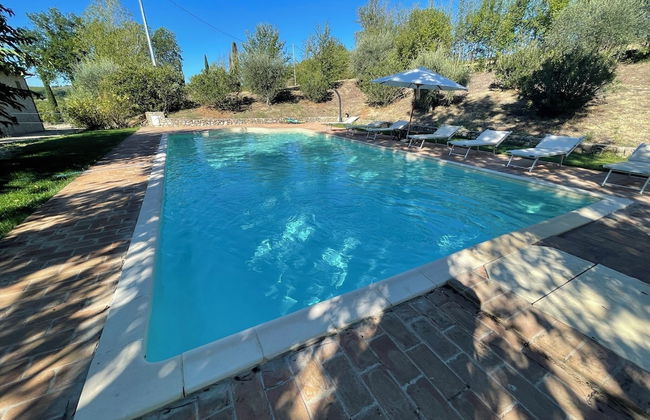 Detached Villa - Sleeps 10 - Pool - Pergola - Playground for Children - Wifi - Foto 49