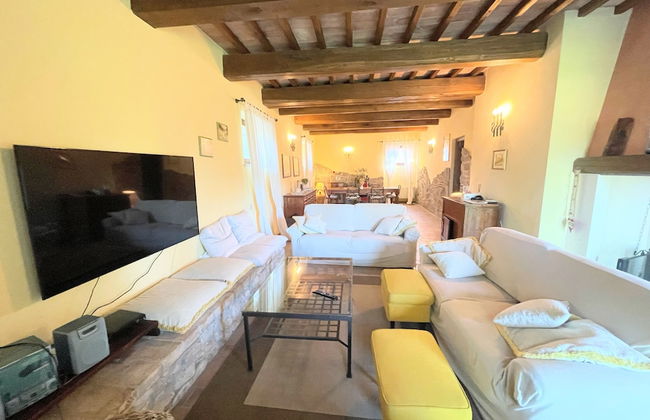 Detached Villa - Sleeps 10 - Pool - Pergola - Playground for Children - Wifi - Foto 26