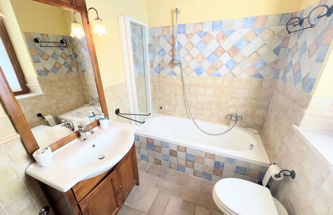 Detached Villa - Sleeps 10 - Pool - Pergola - Playground for Children - Wifi - Foto 33