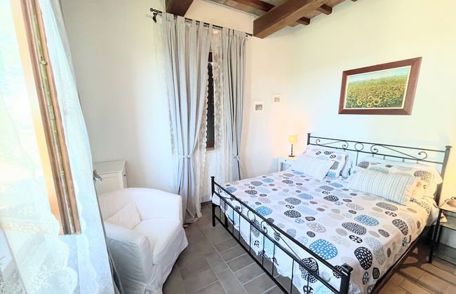 Detached Villa - Sleeps 10 - Pool - Pergola - Playground for Children - Wifi - Foto 17