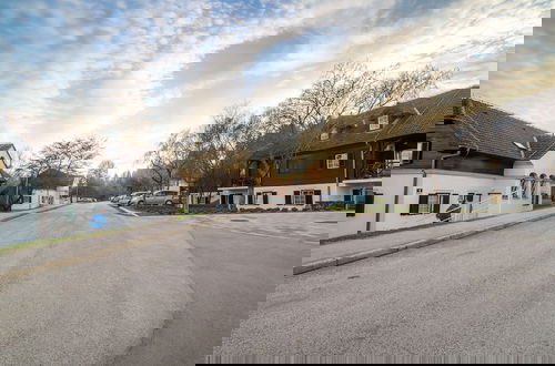 Photo 42 - Rustic and Radiant Retreat Apartments With Terrace