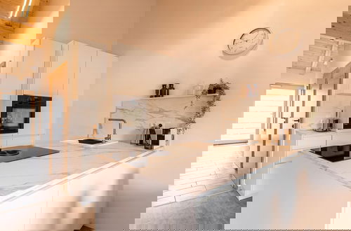 Foto 5 - Beautiful Apartment With Balcony