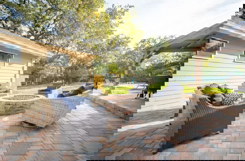 Foto 3 - Wildflower by Avantstay Gorgeous Wine Country Home w Pool Bocce Ball Court Huge Yard