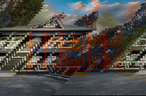 Foto 44 - Gatlinburg Getaway by Avantstay 9bdr Sleeps 22 Hot tub Movie Theater
