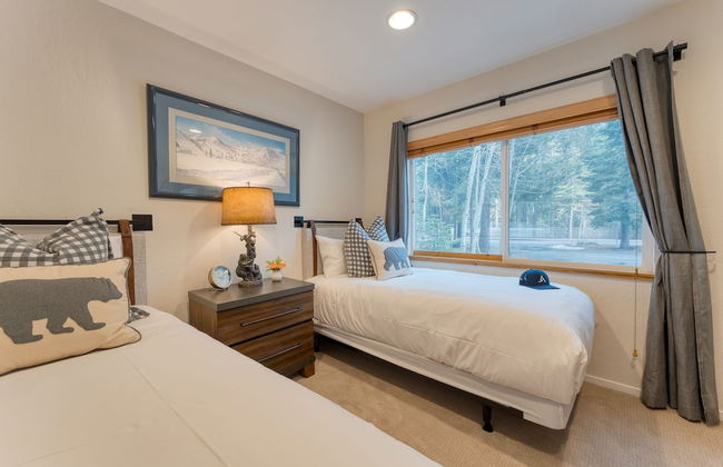 Westlake Cabin by Avantstay Hot Tub Near Skiing Walk to Restaurants Lake - Foto 23