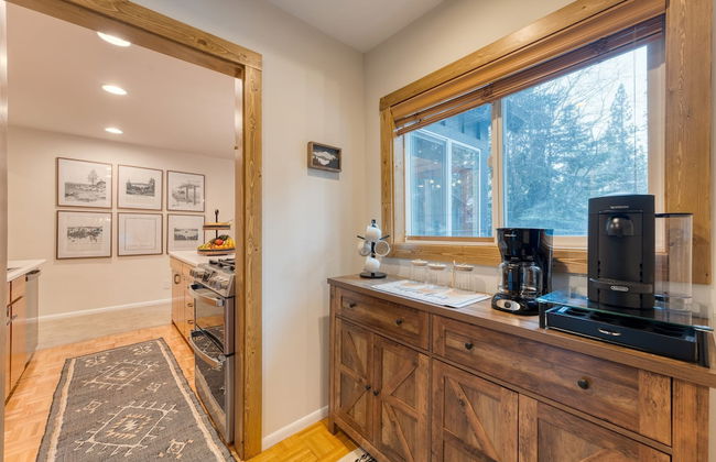 Westlake Cabin by Avantstay Hot Tub Near Skiing Walk to Restaurants Lake - Foto 16