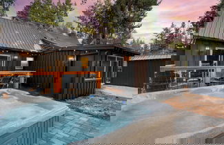 Foto 1 - Westlake Cabin by Avantstay Hot Tub Near Skiing Walk to Restaurants Lake