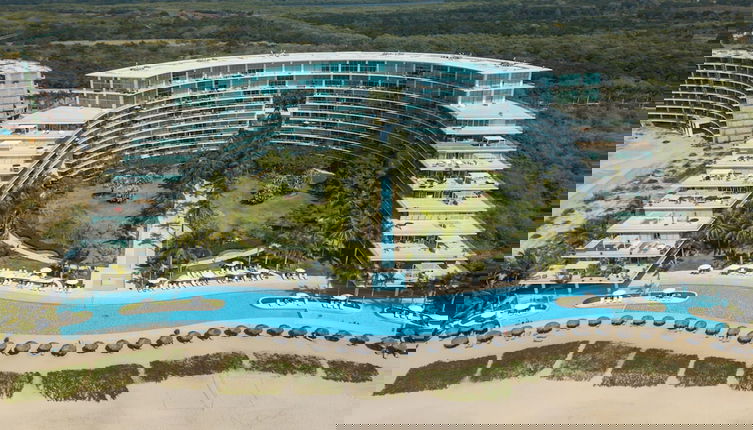 Foto 1 - Península Beachfront Residences