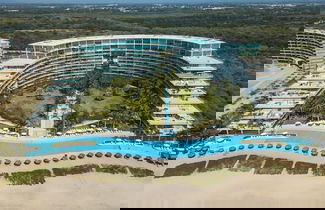 Photo 1 - Península Beachfront Residences