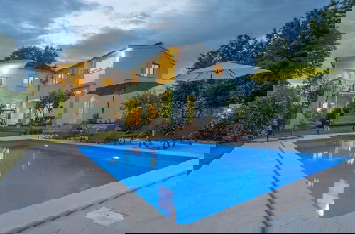 Photo 18 - Sunny Escape Holiday Home Dicmo With Pool and Gym