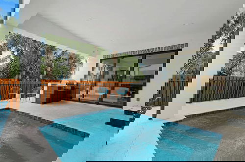 Foto 1 - Get Busy Livin by Avantstay 6bdr, Private Pool & Golf Cart Incl