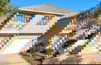Foto 1 - Palm Breeze Retreat Sleeps 10!
