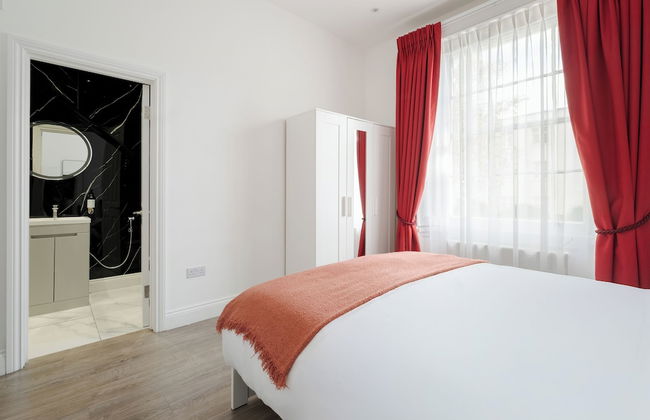 Luxury 4 Bedroom House in Central London - Photo 9