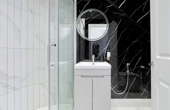 Luxury 4 Bedroom House in Central London - Photo 25