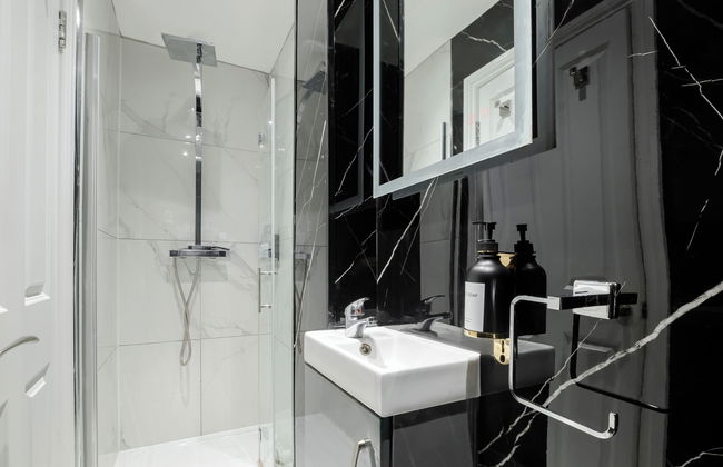 Luxury 4 Bedroom House in Central London - Photo 26