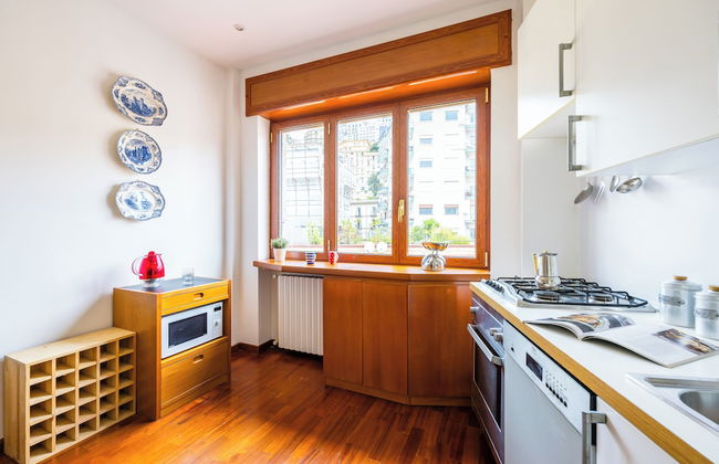 Colonna Classic Style Apartment - Photo 9
