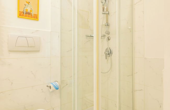 Colonna Classic Style Apartment - Photo 27