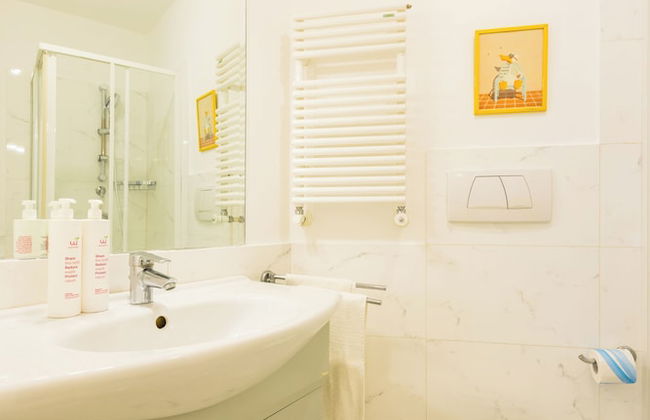 Colonna Classic Style Apartment - Photo 25